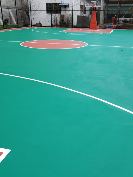 海宁 球场长期使用易出现地面开裂